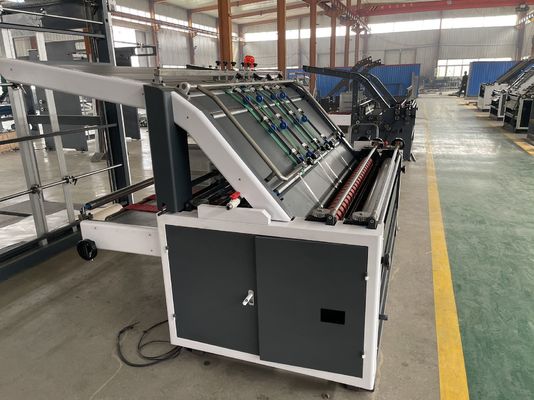 Ημιαυτόματος λαμινατήρας φλάουτας 350 mm για τυποποιημένο χαρτόνι και κυματοειδές χαρτόνι