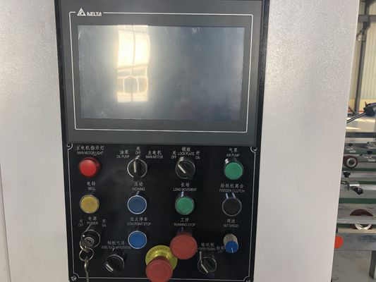 380V κυματοειδής αυτόματη πλατεία μηχανή κόψιμο πετσέτας και σπασμού